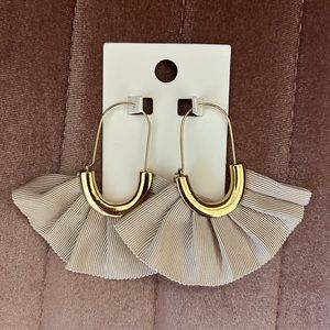 EXPRESS NWT Ruffle Fabric Drop Statement Earrings